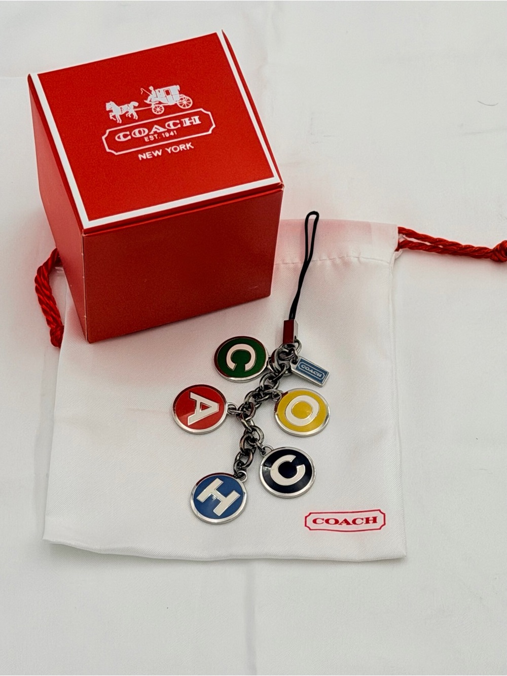 Excellent vintage condition! Enamel is bright and glossy with no major chips